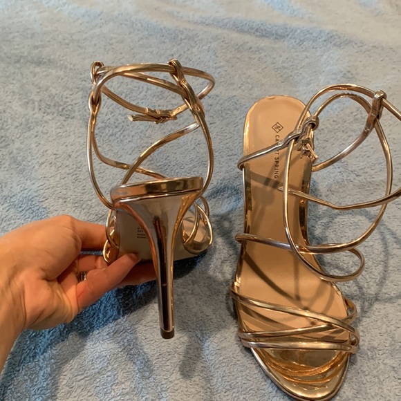 Gold call it spring heels size 7. 4 1/2 inches. - Picture 3 of 5